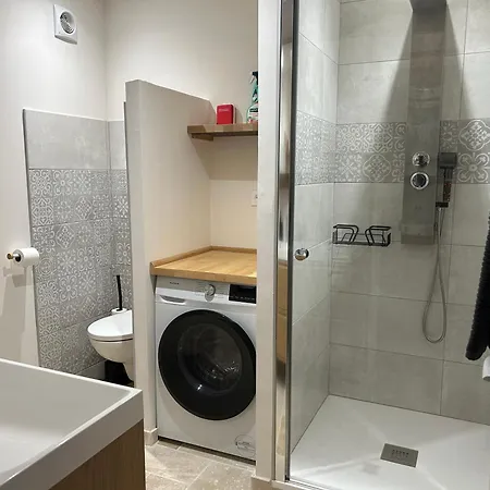 4 Personnes 2 Proche * Les Lecques