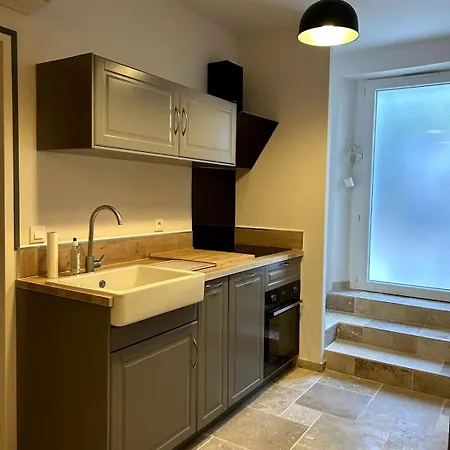 4 Personnes 2 Proche * Les Lecques